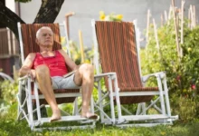 Photo of Убить спину на даче. Остеопат Симкин назвал худшую мебель для садового дома