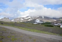 Photo of МЧС посоветовало туристам не посещать Авачинский вулкан на Камчатке